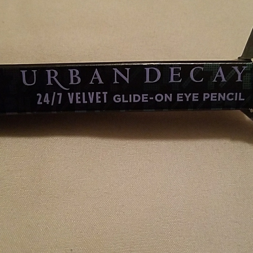 Urban Decay 24/7 Velvet Glide On Eye Pencil Lush